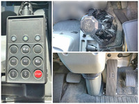 三菱ふそうファイター冷蔵冷凍ウイング中型（4t）[写真23]