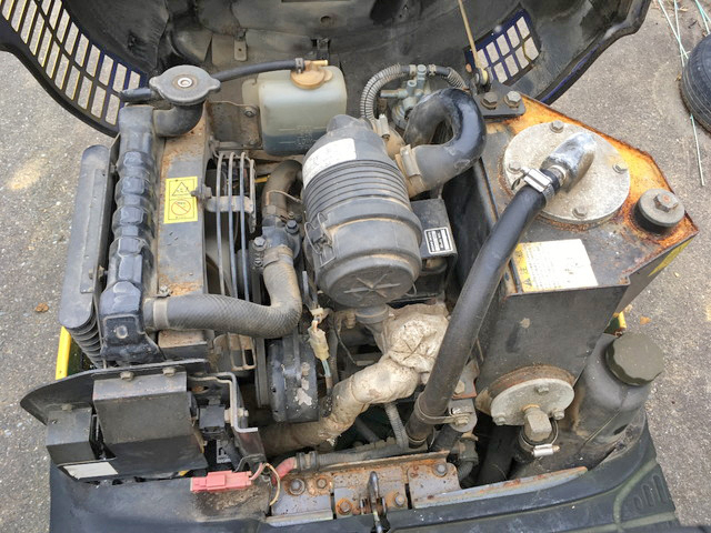 コマツミニユンボ（ミニバックホー）[写真13]