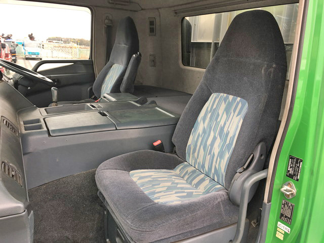 三菱ふそうスーパーグレートJRコンテナ専用車大型（10t）[写真29]