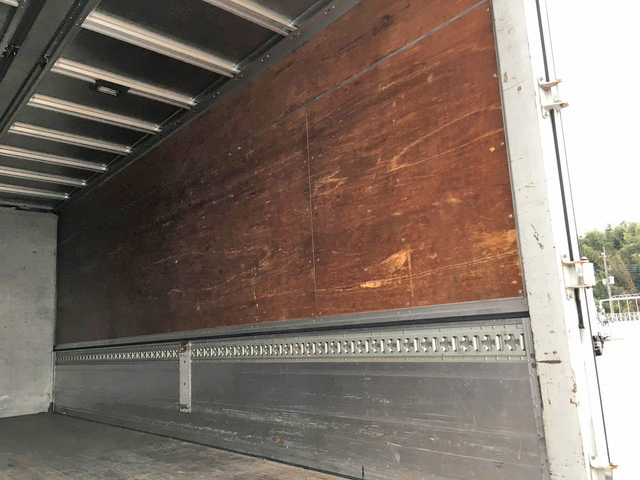 いすゞフォワードアルミウイング中型（4t）[写真13]