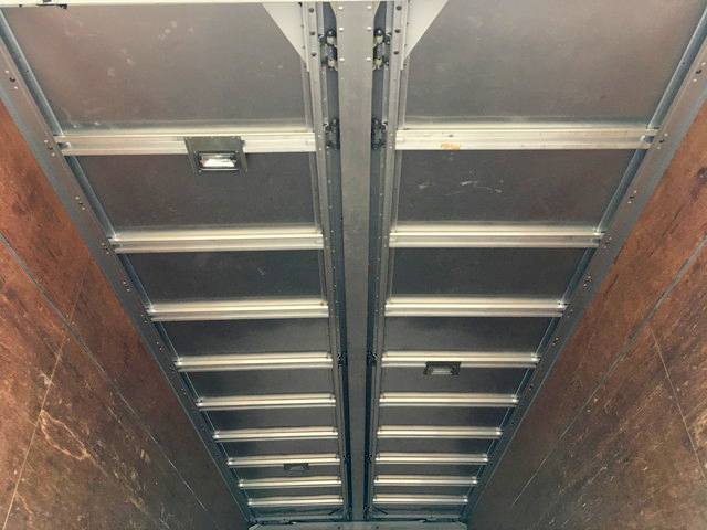 いすゞフォワードアルミウイング中型（4t）[写真14]