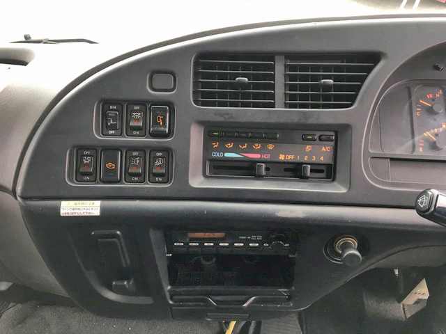 いすゞフォワードアルミウイング中型（4t）[写真34]