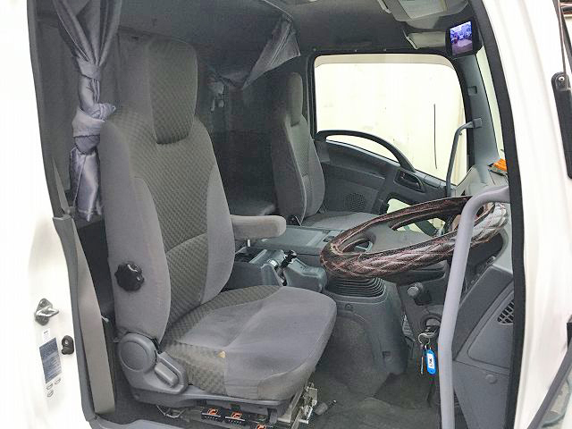 いすゞフォワードユニック5段増トン（6t・8t）[写真29]