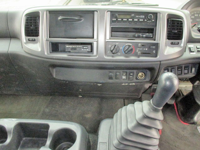 日野レンジャーアルミウイング中型（4t）[写真35]