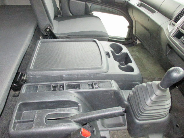 日野レンジャーアルミウイング中型（4t）[写真39]