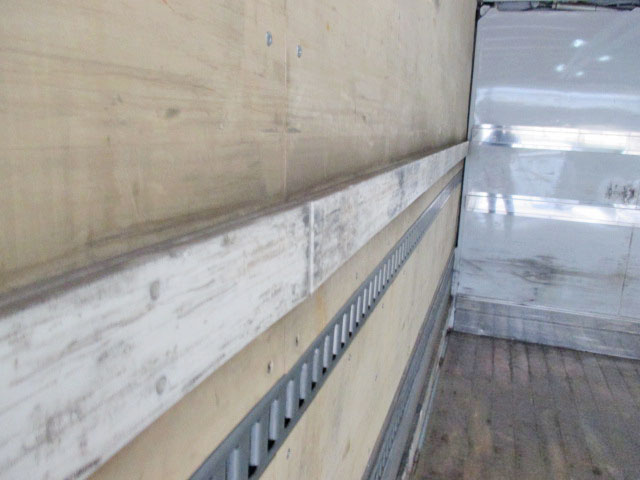 日野レンジャーアルミウイング中型（4t）[写真07]