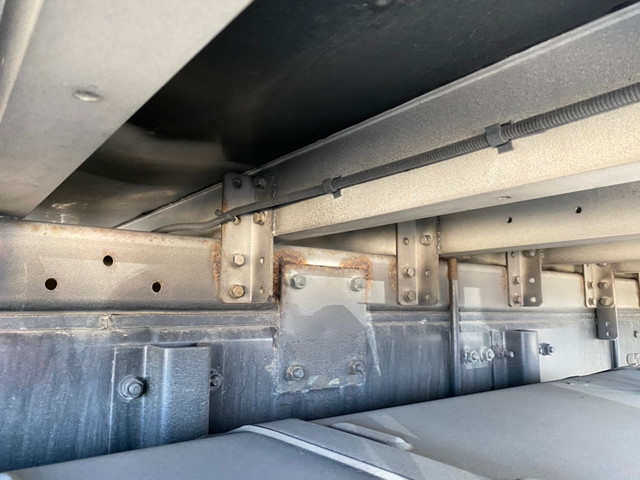 三菱ふそうスーパーグレートアルミウイング大型（10t）[写真18]