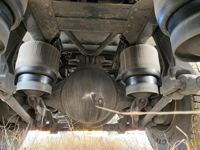 三菱ふそうスーパーグレートアルミウイング大型（10t）[写真19]