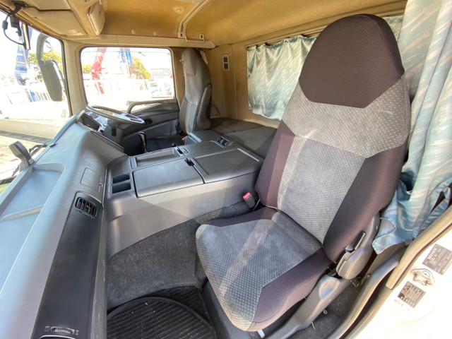 三菱ふそうスーパーグレートアルミウイング大型（10t）[写真28]