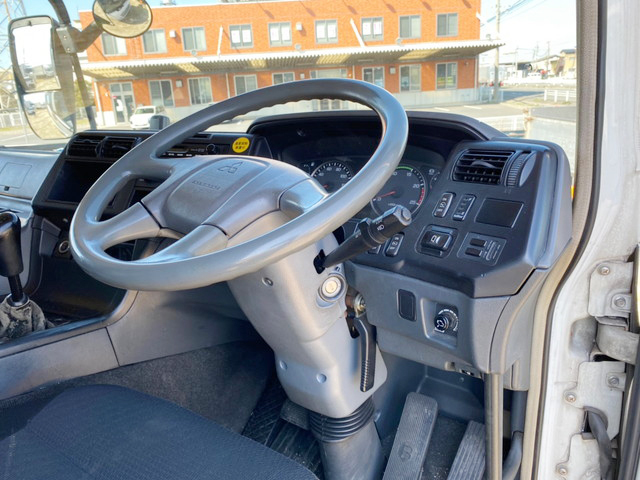 三菱ふそうスーパーグレートアルミウイング大型（10t）[写真33]