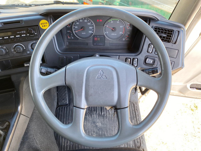 三菱ふそうスーパーグレートアルミウイング大型（10t）[写真36]