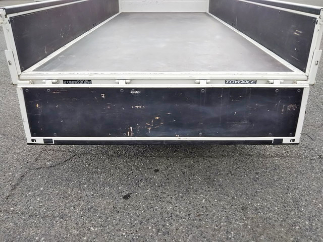 トヨタトヨエース平ボディ小型（2t・3t）[写真17]
