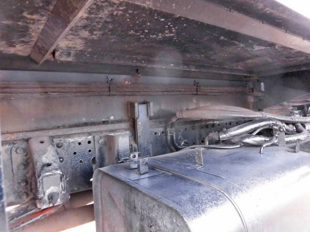 三菱ふそうキャンター高所作業車小型（2t・3t）[写真19]