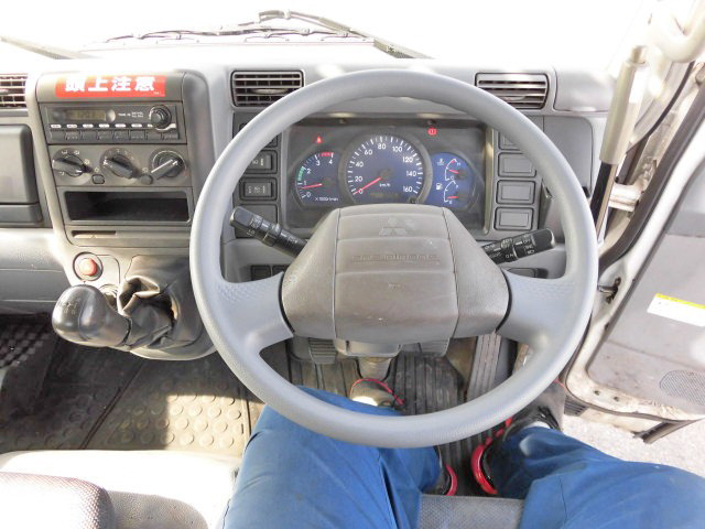 三菱ふそうキャンター高所作業車小型（2t・3t）[写真28]