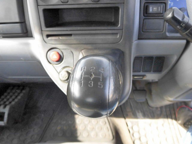 三菱ふそうキャンター高所作業車小型（2t・3t）[写真29]