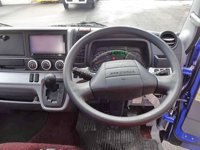 三菱ふそうキャンターアルミブロック小型（2t・3t）[写真10]