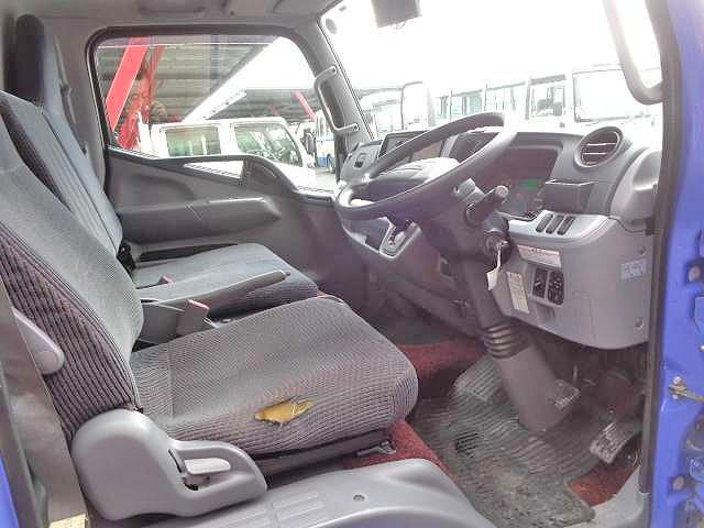 三菱ふそうキャンターアルミブロック小型（2t・3t）[写真09]