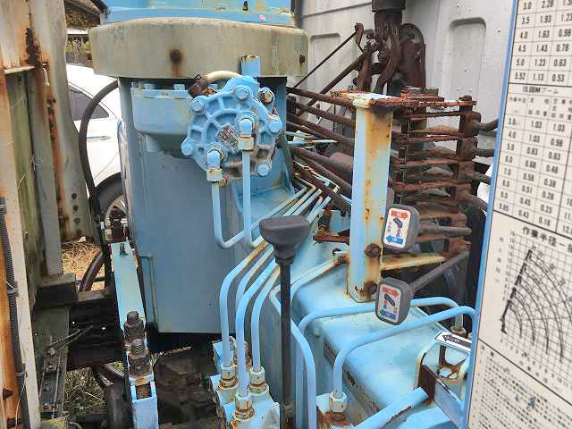 いすゞフォワードセルフクレーン5段中型（4t）[写真10]