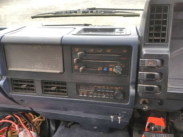 いすゞフォワードセルフクレーン5段中型（4t）[写真36]