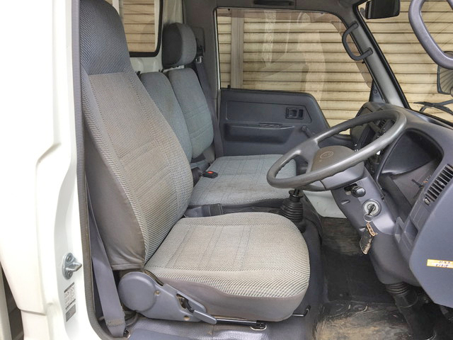 トヨタハイエース平ボディ小型（2t・3t）[写真17]