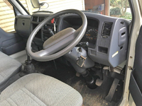 トヨタハイエース平ボディ小型（2t・3t）[写真18]