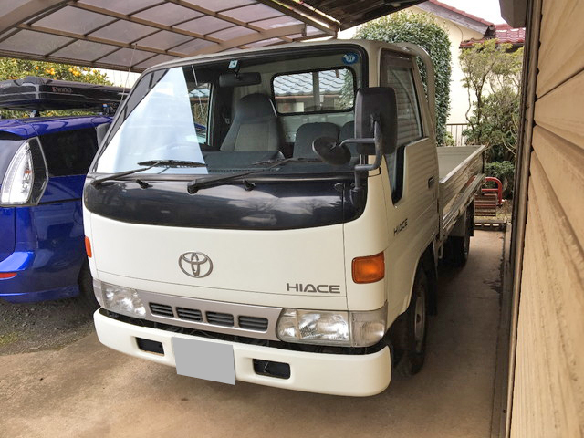トヨタハイエース平ボディ小型（2t・3t）[写真02]