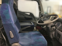 三菱ふそうキャンターガッツ平ボディ小型（2t・3t）[写真16]