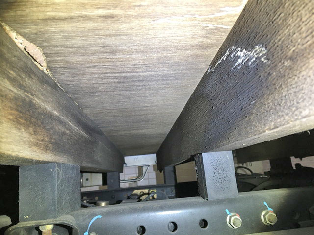 三菱ふそうキャンターガッツ平ボディ小型（2t・3t）[写真09]