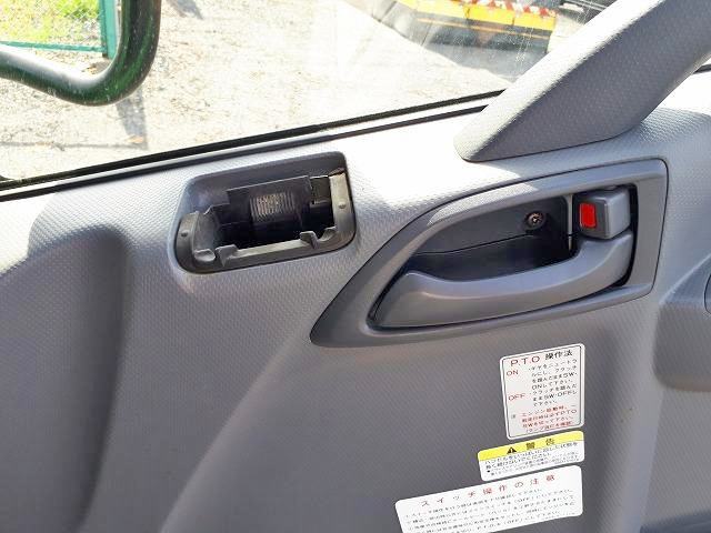 UDトラックスコンドルパッカー車（塵芥車）小型（2t・3t）[写真18]