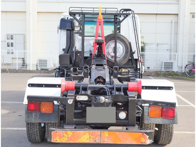 いすゞフォワードアームロール中型（4t）[写真10]