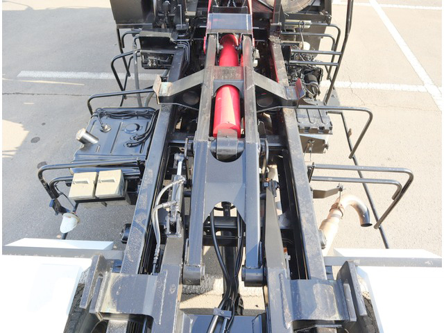 いすゞフォワードアームロール中型（4t）[写真12]