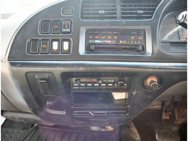 いすゞフォワードアームロール中型（4t）[写真28]