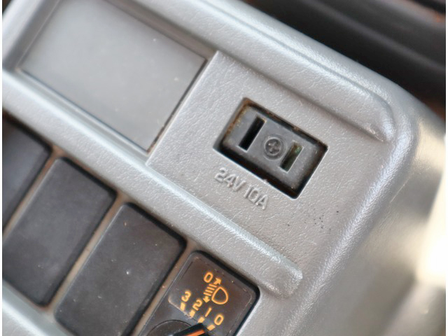 いすゞフォワードアームロール中型（4t）[写真34]