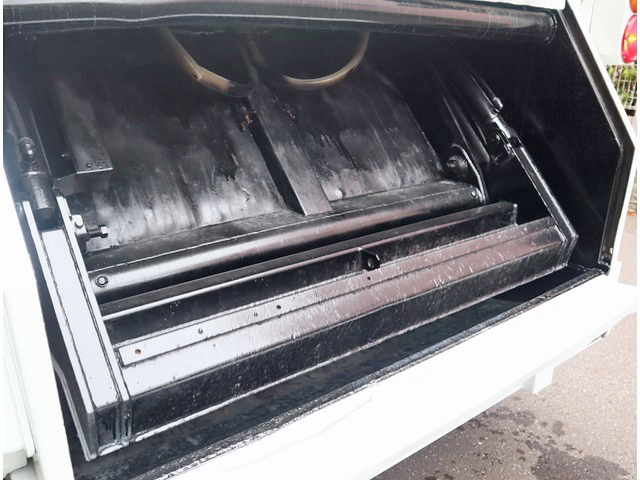 いすゞエルフパッカー車（塵芥車）小型（2t・3t）[写真14]