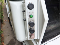 いすゞエルフパッカー車（塵芥車）小型（2t・3t）[写真18]