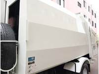 いすゞエルフパッカー車（塵芥車）小型（2t・3t）[写真21]