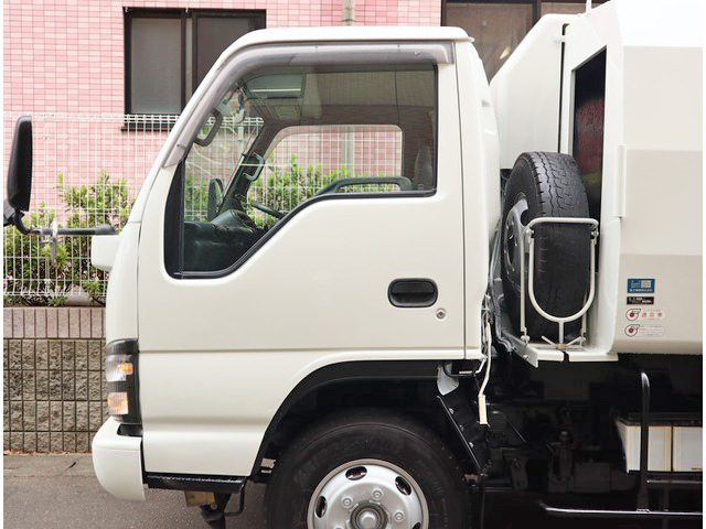 いすゞエルフパッカー車（塵芥車）小型（2t・3t）[写真03]