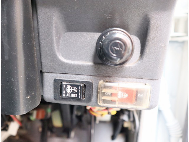 いすゞエルフパッカー車（塵芥車）小型（2t・3t）[写真39]