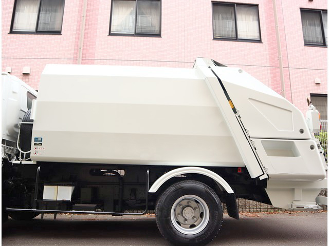 いすゞエルフパッカー車（塵芥車）小型（2t・3t）[写真04]