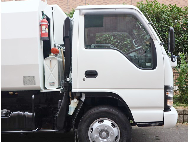 いすゞエルフパッカー車（塵芥車）小型（2t・3t）[写真06]