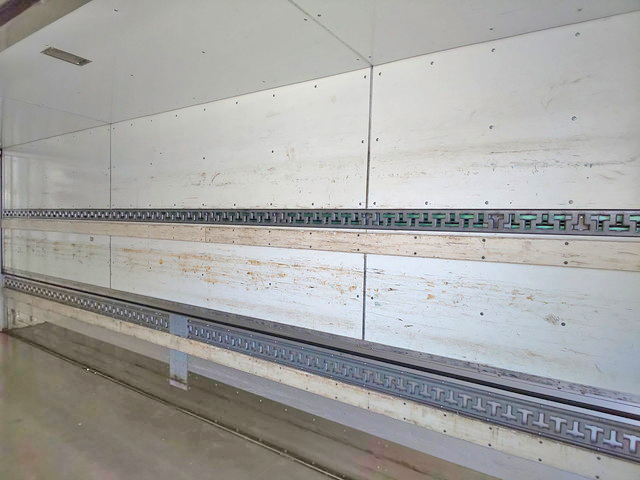 日野レンジャー冷蔵冷凍ウイング増トン（6t・8t）[写真13]