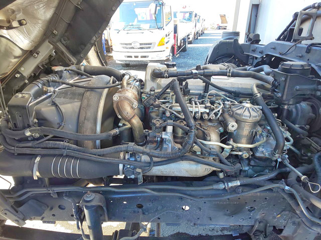 日野レンジャー冷蔵冷凍ウイング増トン（6t・8t）[写真23]