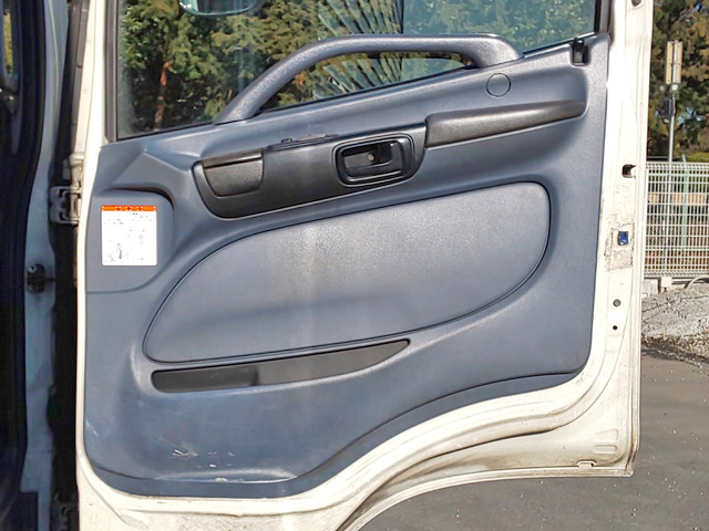 日野レンジャー冷蔵冷凍ウイング増トン（6t・8t）[写真27]