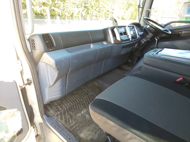 日野レンジャー冷蔵冷凍ウイング増トン（6t・8t）[写真32]