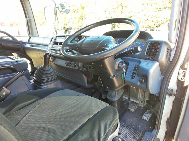 日野レンジャー冷蔵冷凍ウイング増トン（6t・8t）[写真33]