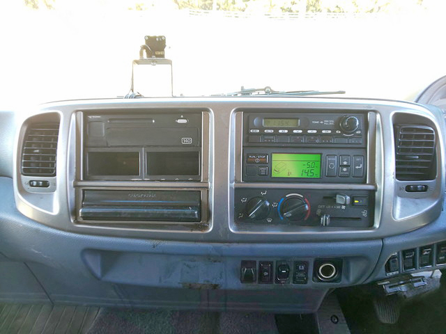 日野レンジャー冷蔵冷凍ウイング増トン（6t・8t）[写真34]