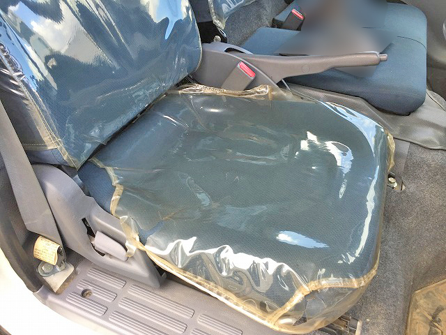 三菱ふそうキャンターガッツダブルキャブ（Wキャブ）小型（2t・3t）[写真19]