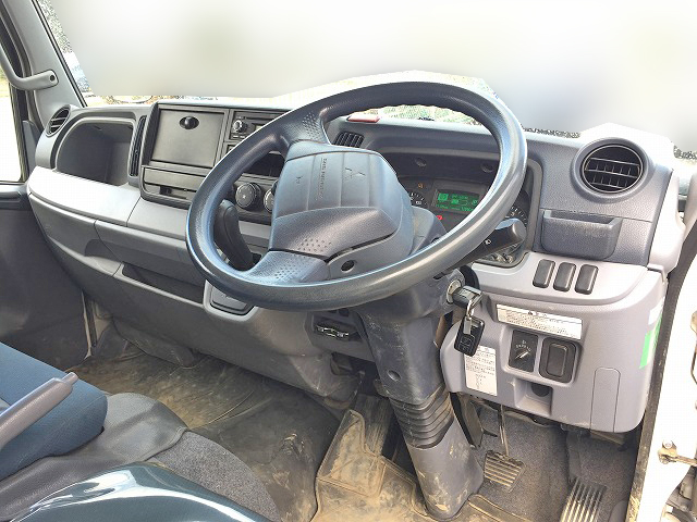 三菱ふそうキャンターガッツダブルキャブ（Wキャブ）小型（2t・3t）[写真24]