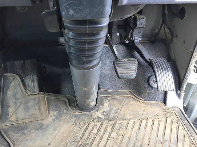 三菱ふそうキャンターガッツダブルキャブ（Wキャブ）小型（2t・3t）[写真25]