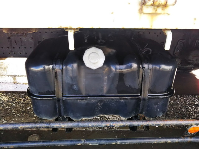 いすゞフォワードユニック4段中型（4t）[写真17]